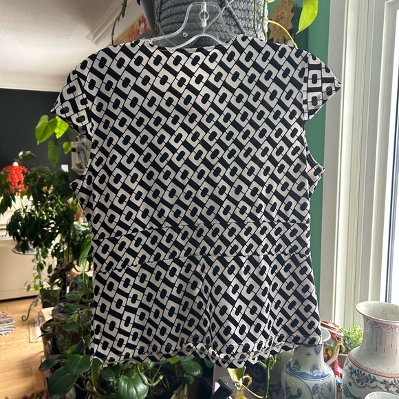 HOST PICK Cleo petites top size medium - Picture 13 of 16